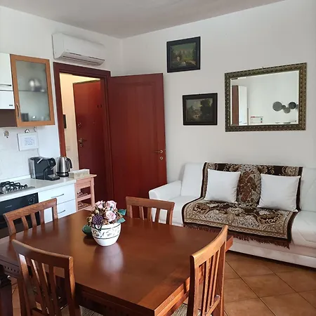 Sotgiu House شقة أولبيا